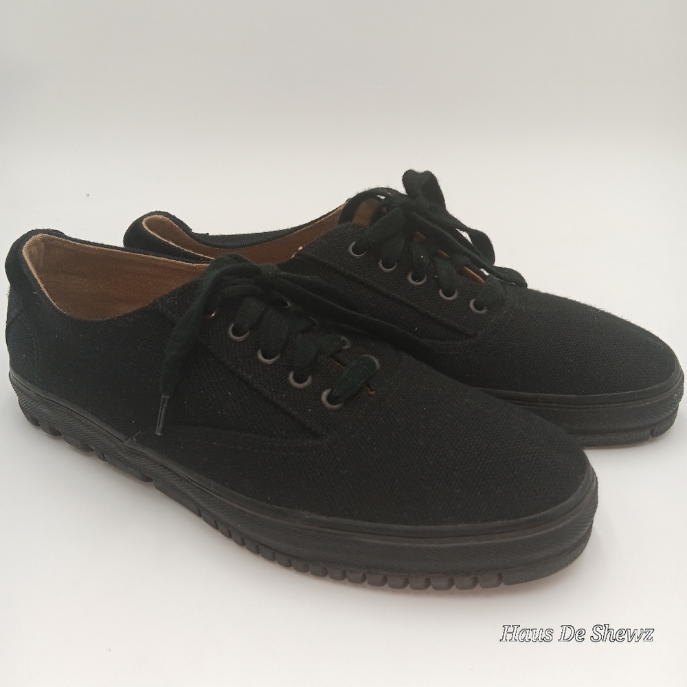 Bass & Co. corduroy, black sneakers size 10.5
